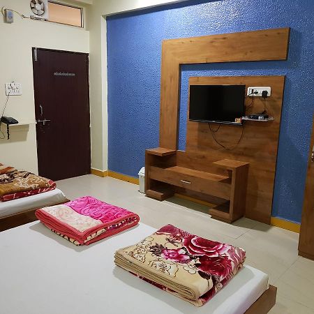 Godarpura Hotel Shri Radhe Krishna מראה חיצוני תמונה