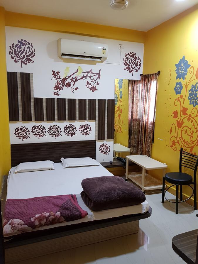 Godarpura Hotel Shri Radhe Krishna מראה חיצוני תמונה
