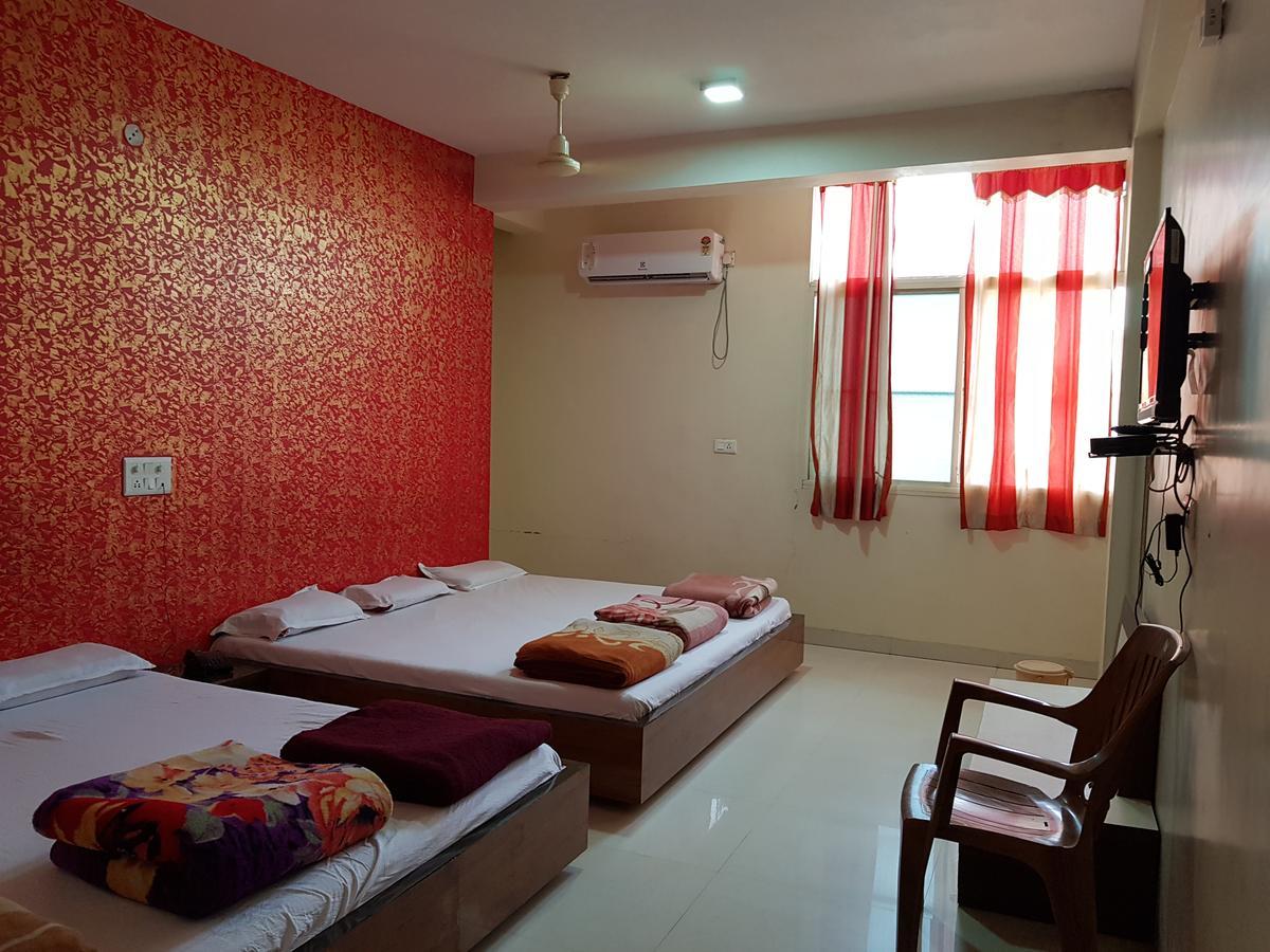 Godarpura Hotel Shri Radhe Krishna מראה חיצוני תמונה