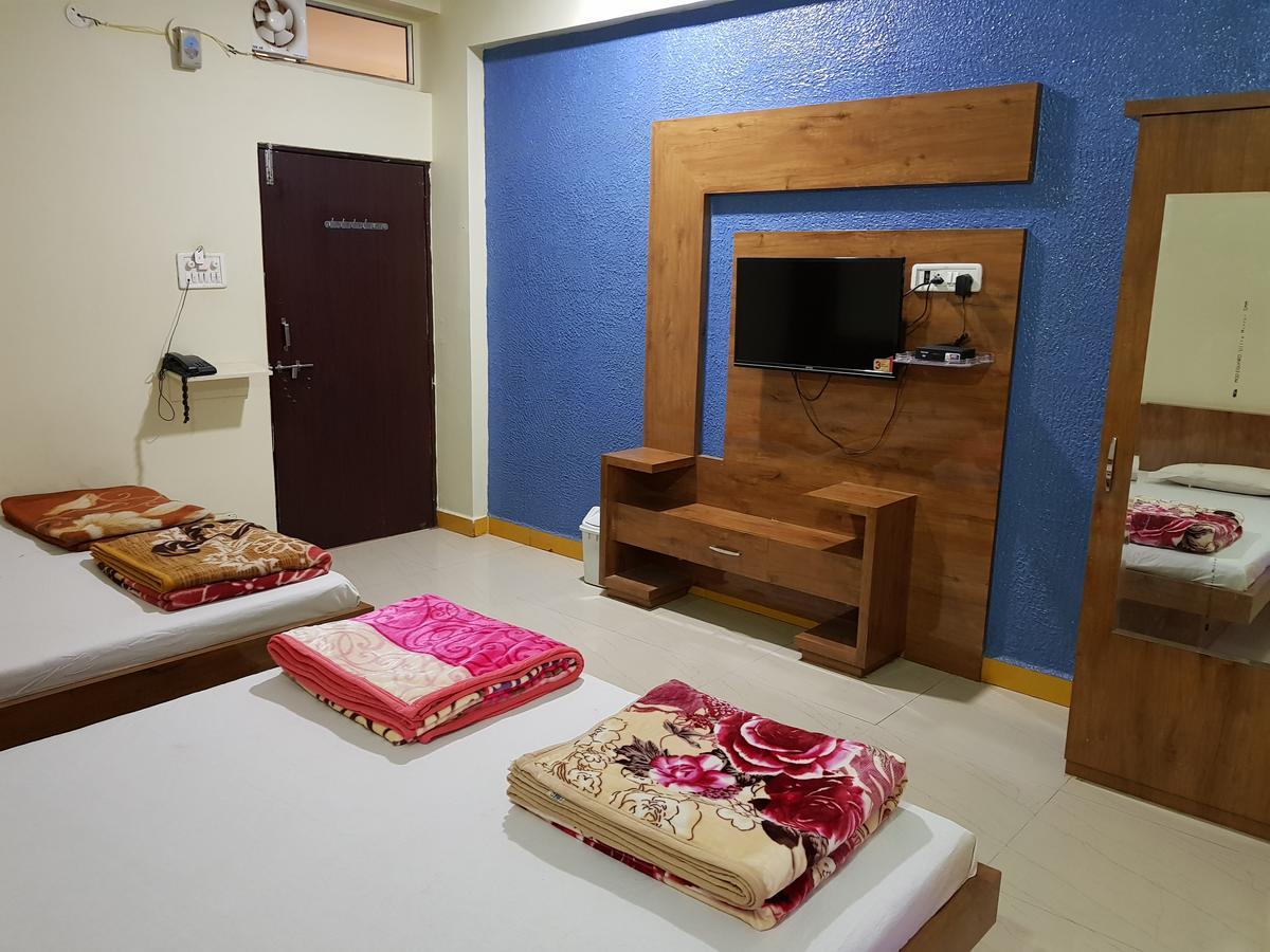 Godarpura Hotel Shri Radhe Krishna מראה חיצוני תמונה
