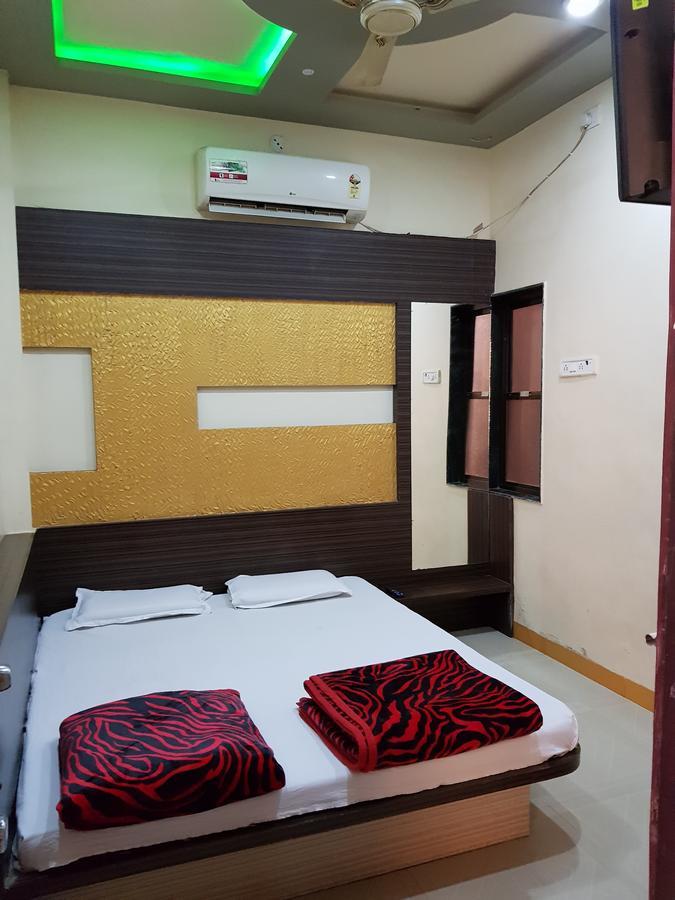 Godarpura Hotel Shri Radhe Krishna מראה חיצוני תמונה