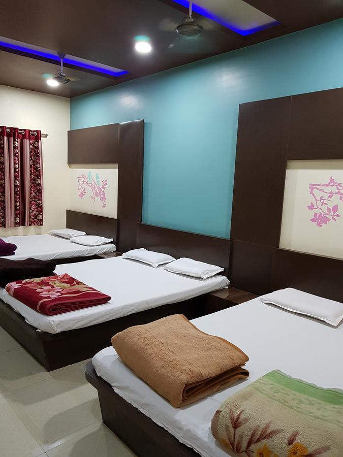 Godarpura Hotel Shri Radhe Krishna מראה חיצוני תמונה