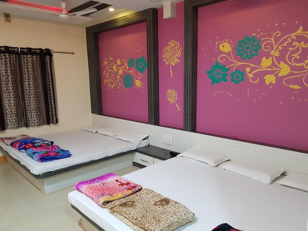 Godarpura Hotel Shri Radhe Krishna מראה חיצוני תמונה